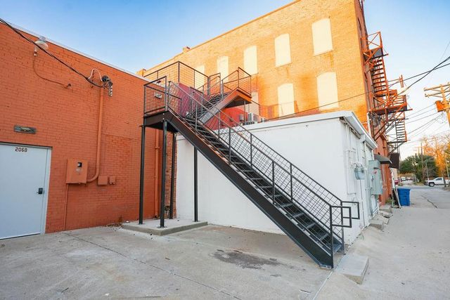 210 E Washington Avenue B, Navasota, TX 77868