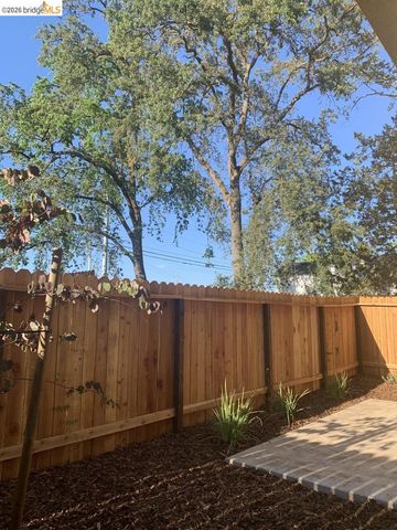 5725 Misty Wind CT, Carmichael, CA 95608