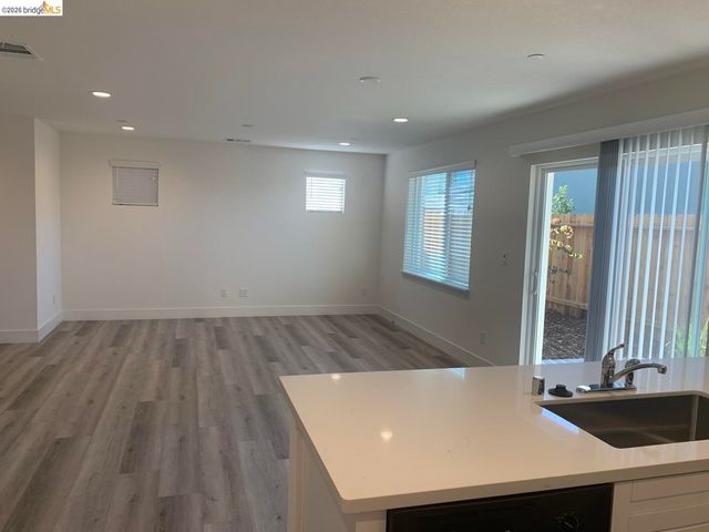 5725 Misty Wind CT, Carmichael, CA 95608