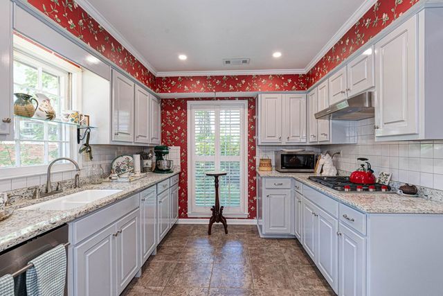 6080 NE Canterbury Drive, Columbus, GA 31909