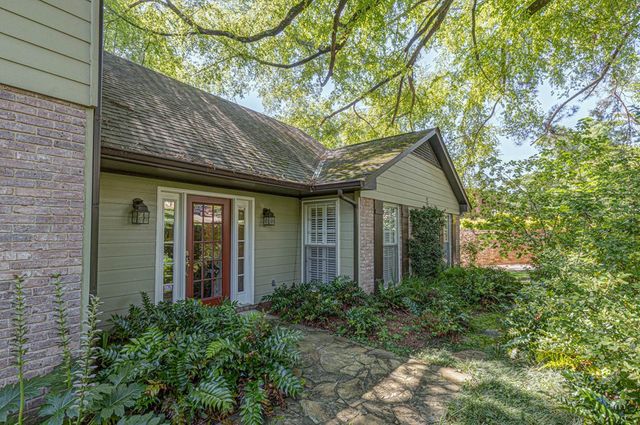 6080 NE Canterbury Drive, Columbus, GA 31909