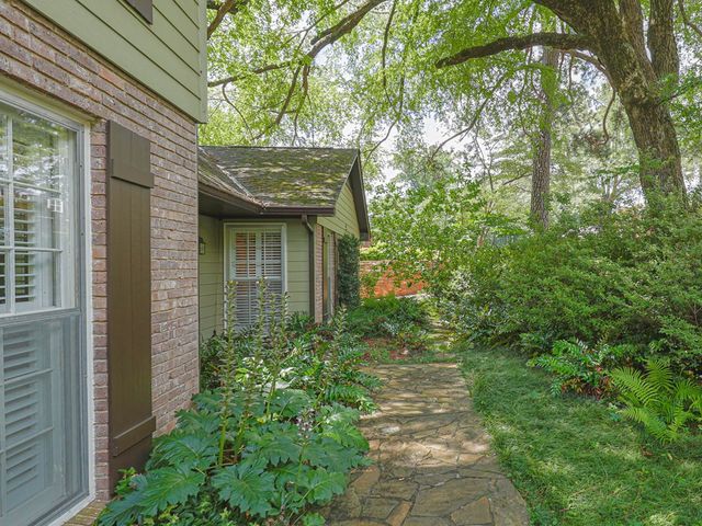 6080 NE Canterbury Drive, Columbus, GA 31909
