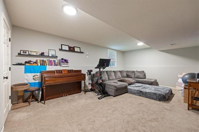 901 Colonial Drive, Pleasant Hill, MO 64080