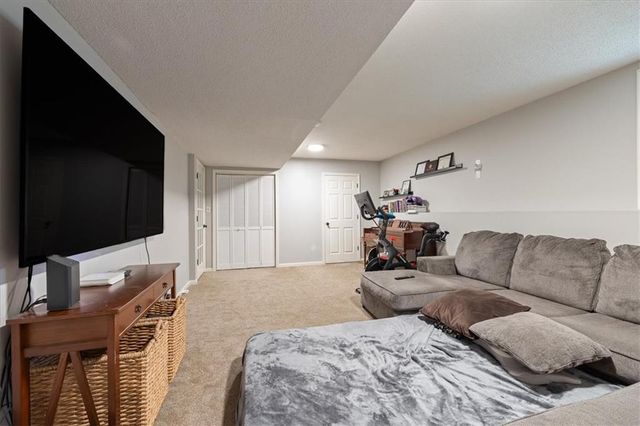 901 Colonial Drive, Pleasant Hill, MO 64080