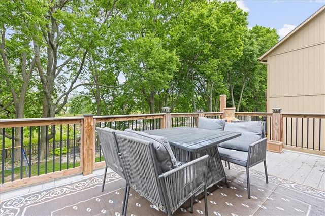 901 Colonial Drive, Pleasant Hill, MO 64080