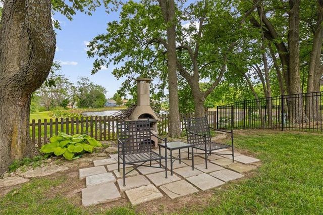 901 Colonial Drive, Pleasant Hill, MO 64080