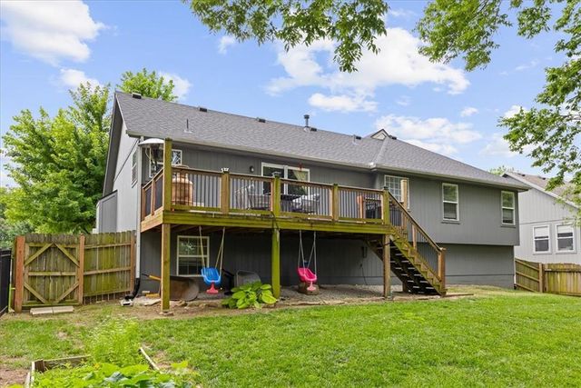 901 Colonial Drive, Pleasant Hill, MO 64080