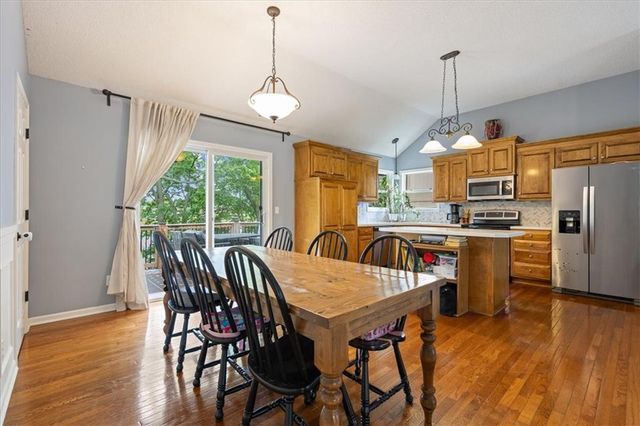 901 Colonial Drive, Pleasant Hill, MO 64080