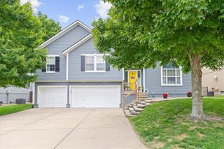 901 Colonial Drive, Pleasant Hill, MO 64080