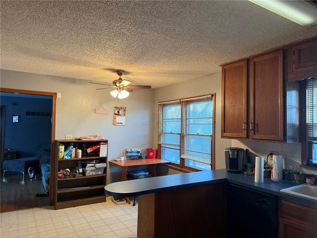 3320 Blue Ridge Boulevard, Independence, MO 64052