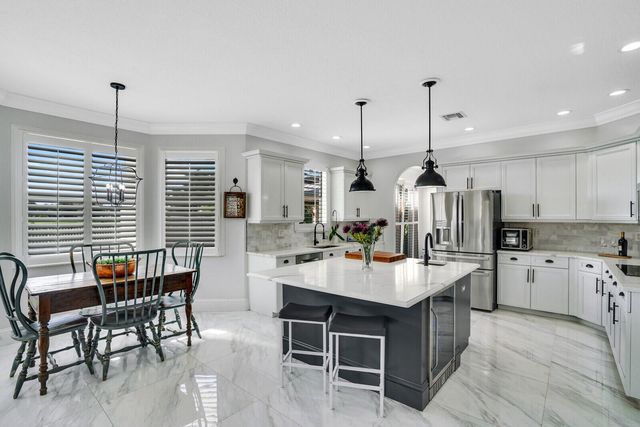 2176 Bellcrest Circle, Royal Palm Beach, FL 33411