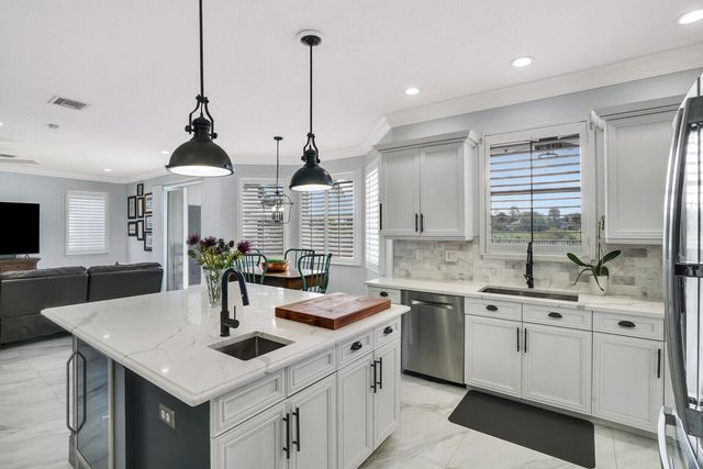 2176 Bellcrest Circle, Royal Palm Beach, FL 33411