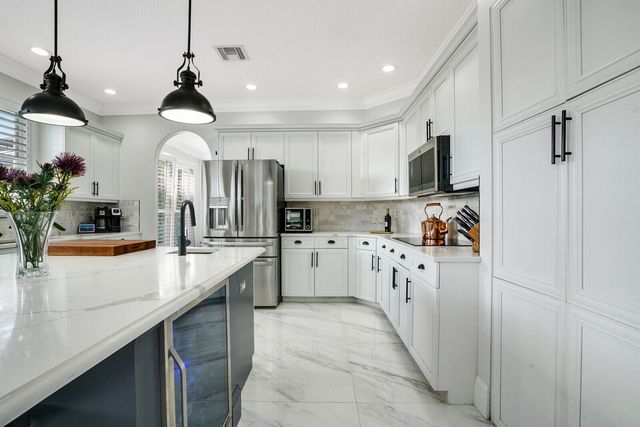 2176 Bellcrest Circle, Royal Palm Beach, FL 33411