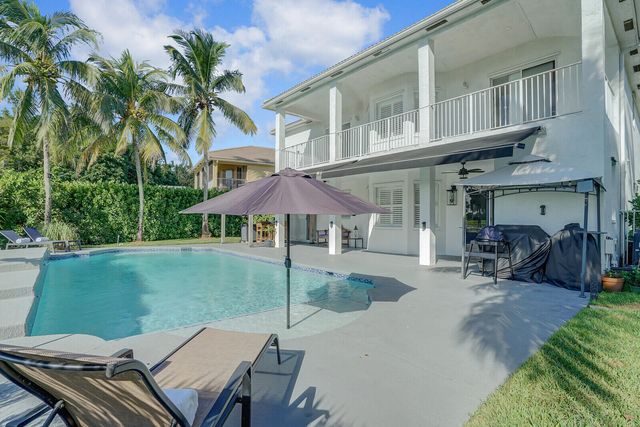 2176 Bellcrest Circle, Royal Palm Beach, FL 33411