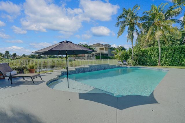 2176 Bellcrest Circle, Royal Palm Beach, FL 33411