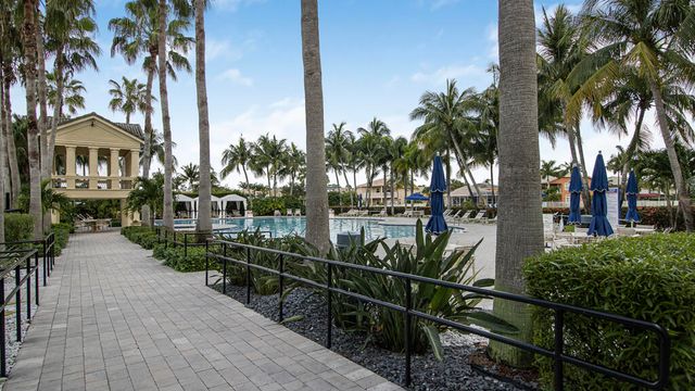 2176 Bellcrest Circle, Royal Palm Beach, FL 33411