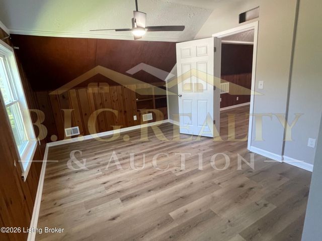 9718 Old 6 Mile Ln, Jeffersontown, KY 40299