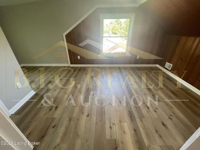 9718 Old 6 Mile Ln, Jeffersontown, KY 40299