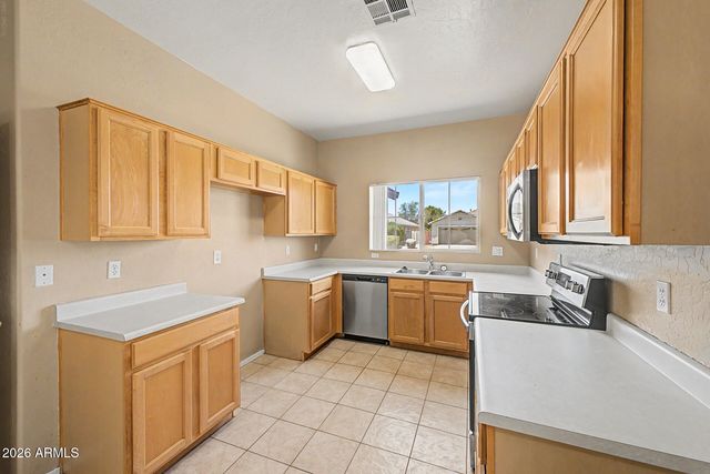 685 E CANTEBRIA Drive, Gilbert, AZ 85296