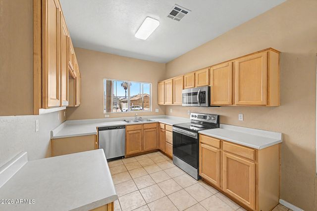 685 E CANTEBRIA Drive, Gilbert, AZ 85296