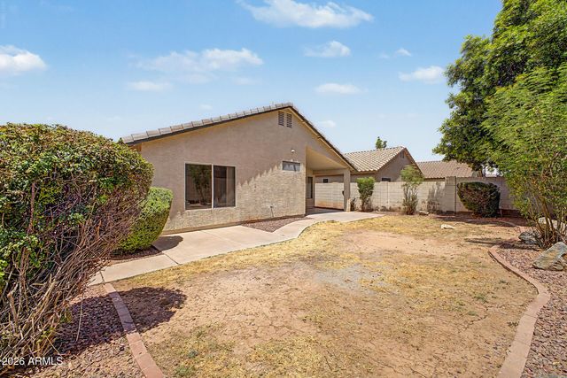 685 E CANTEBRIA Drive, Gilbert, AZ 85296