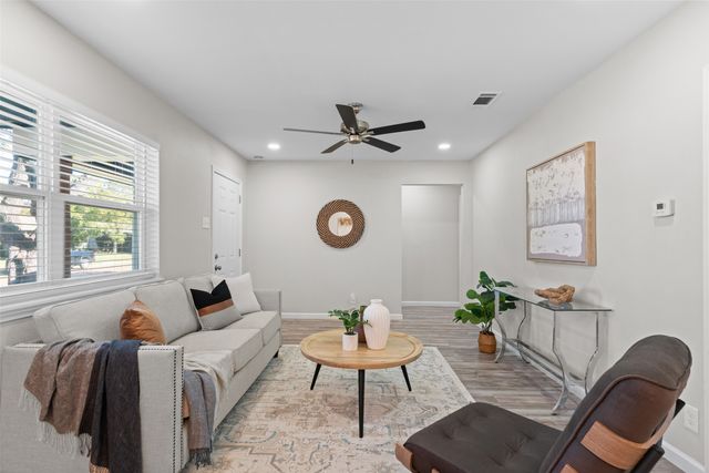 10204 San Juan Avenue, Dallas, TX 75228