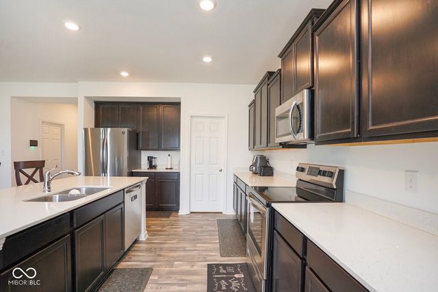 6602 W Whispering Way, Greenfield, IN 46140