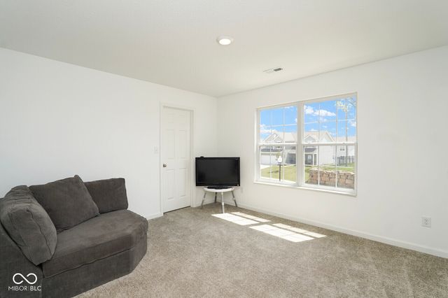 6602 W Whispering Way, Greenfield, IN 46140