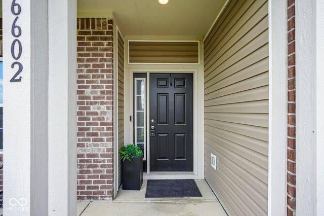 6602 W Whispering Way, Greenfield, IN 46140