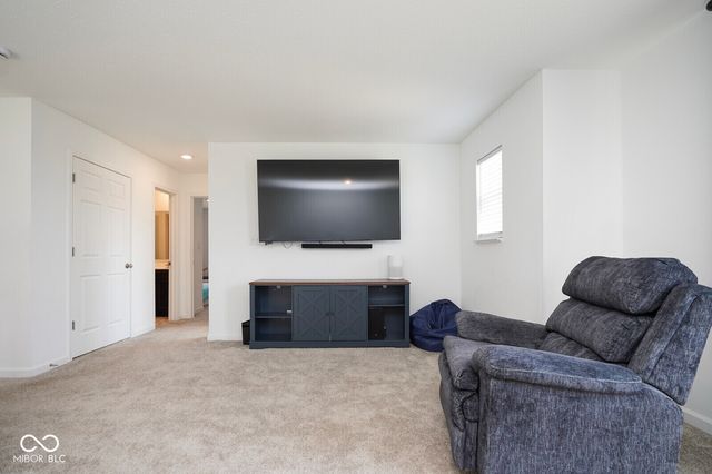 6602 W Whispering Way, Greenfield, IN 46140