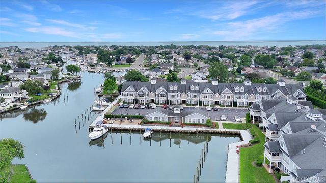 36 Nicole Court 36, Copiague, NY 11726