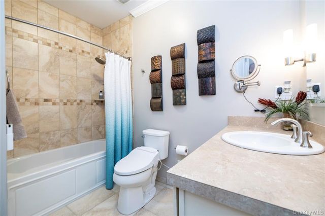 36 Nicole Court 36, Copiague, NY 11726