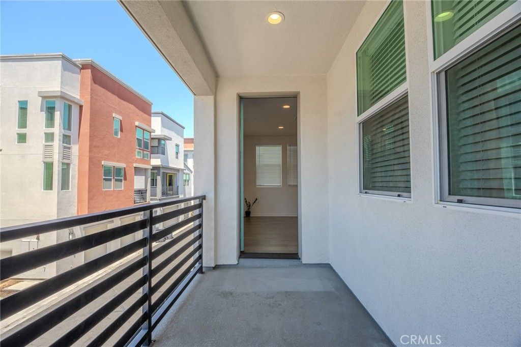 Image 16 of property listing at 107 Allusion, Irvine, CA 92618