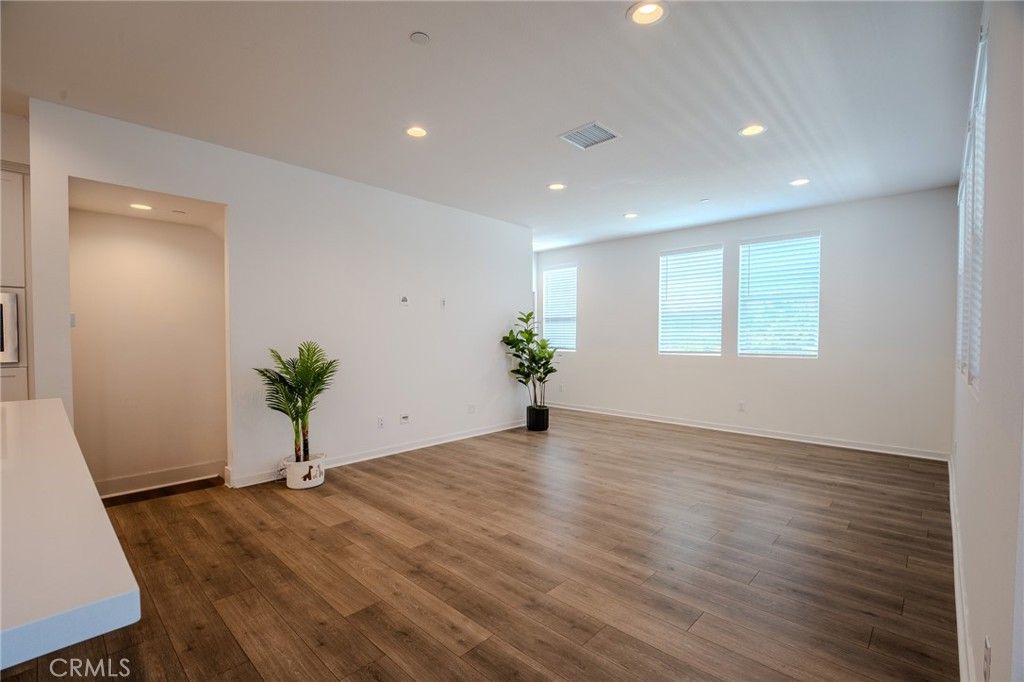 Image 18 of property listing at 107 Allusion, Irvine, CA 92618
