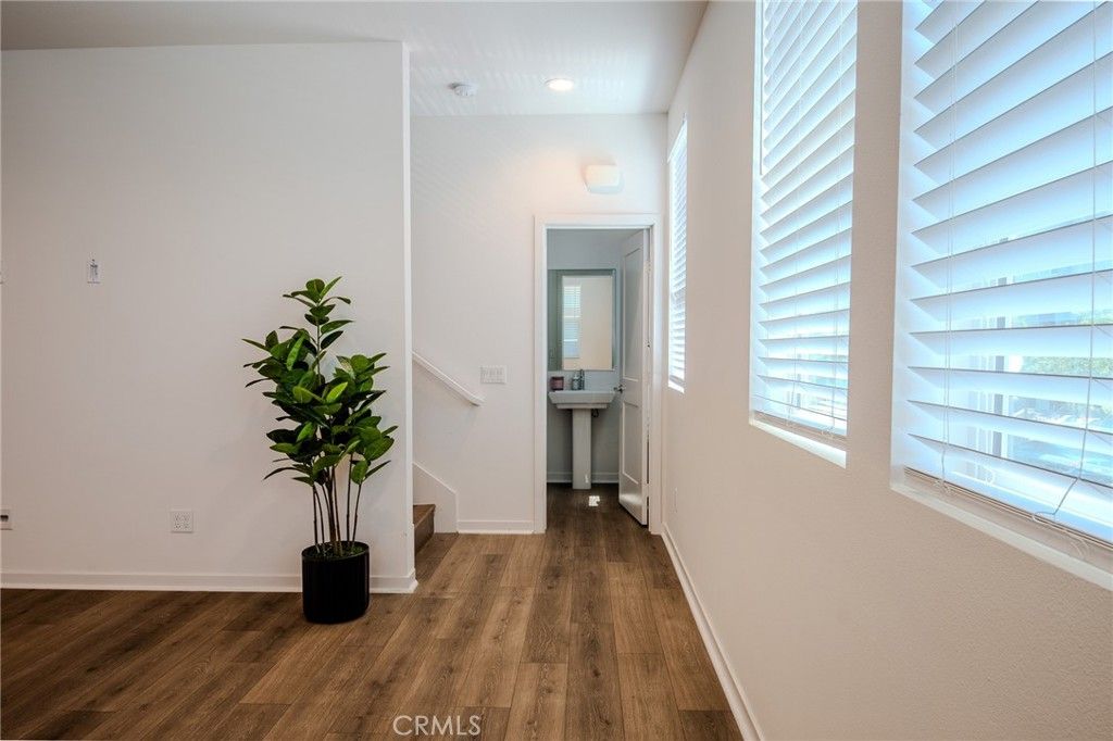 Image 20 of property listing at 107 Allusion, Irvine, CA 92618