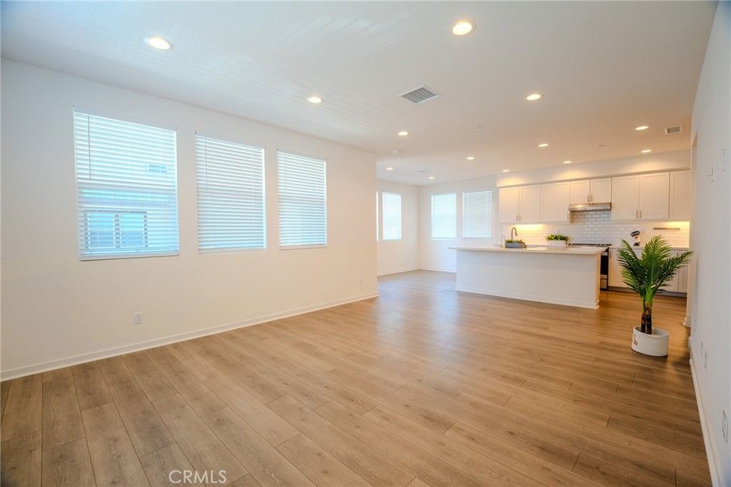 Image 21 of property listing at 107 Allusion, Irvine, CA 92618