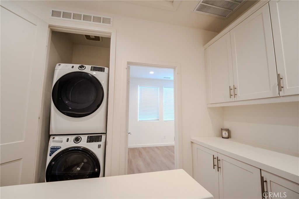 Image 24 of property listing at 107 Allusion, Irvine, CA 92618