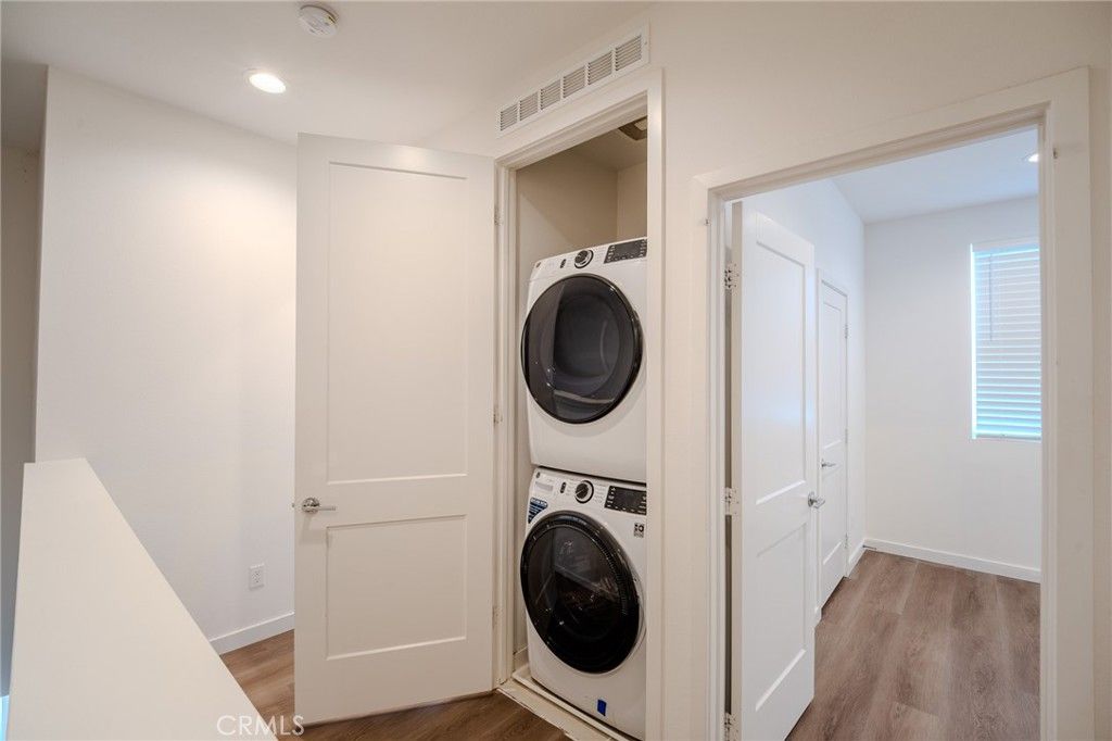 Image 25 of property listing at 107 Allusion, Irvine, CA 92618