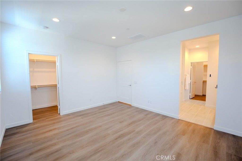 Image 34 of property listing at 107 Allusion, Irvine, CA 92618