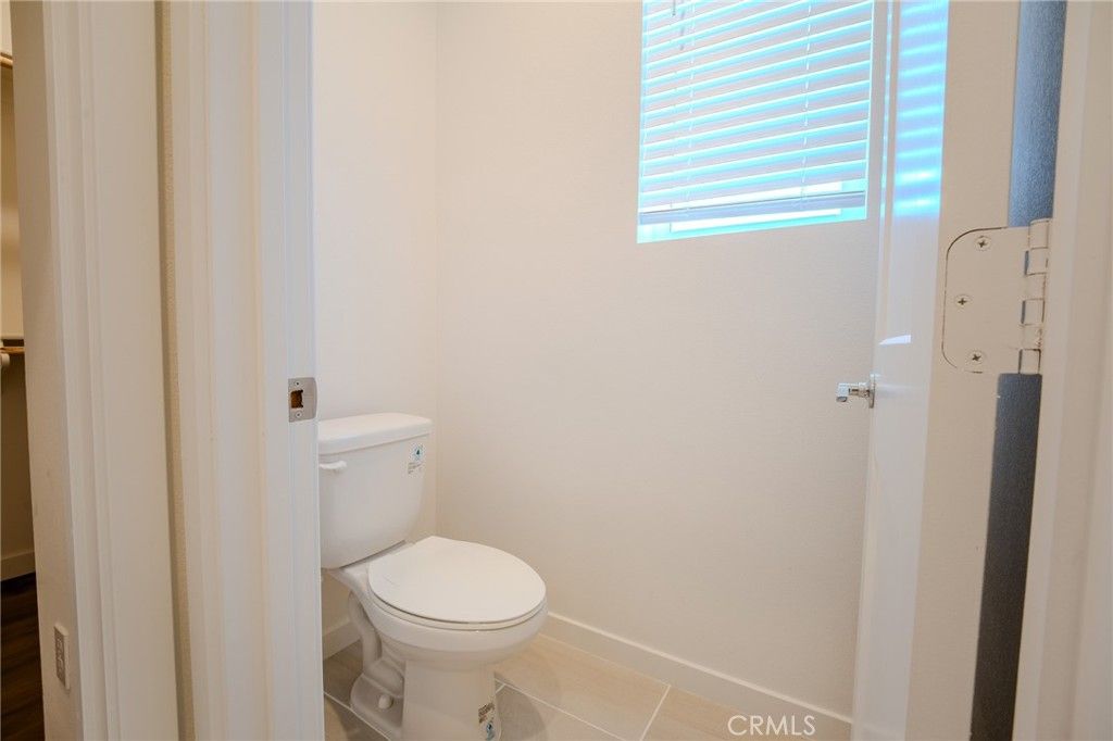 Image 41 of property listing at 107 Allusion, Irvine, CA 92618