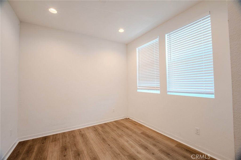 Image 5 of property listing at 107 Allusion, Irvine, CA 92618