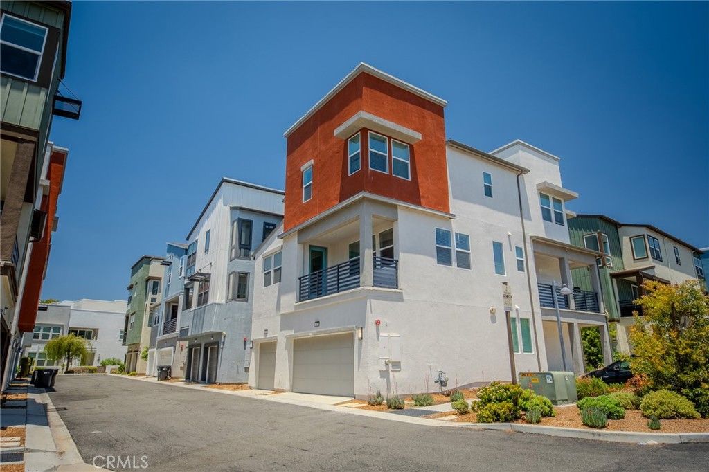 Image 52 of property listing at 107 Allusion, Irvine, CA 92618