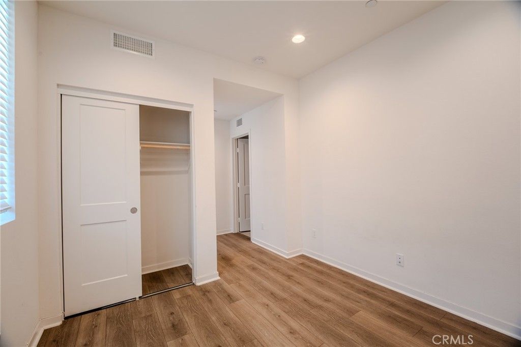 Image 6 of property listing at 107 Allusion, Irvine, CA 92618