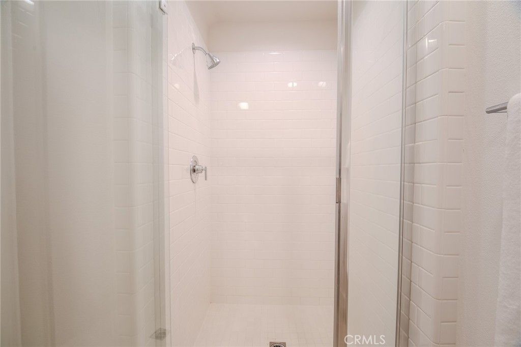 Image 8 of property listing at 107 Allusion, Irvine, CA 92618