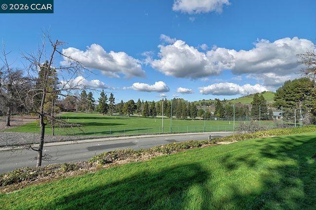 2724 Tice Creek Dr 2, Walnut Creek, CA 94595