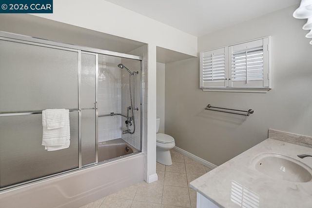 2724 Tice Creek Dr 2, Walnut Creek, CA 94595