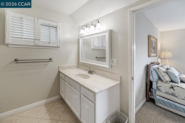 2724 Tice Creek Dr 2, Walnut Creek, CA 94595