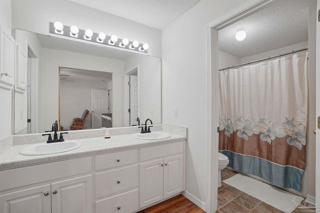 2091 Alfred Blvd, Navarre, FL 32566