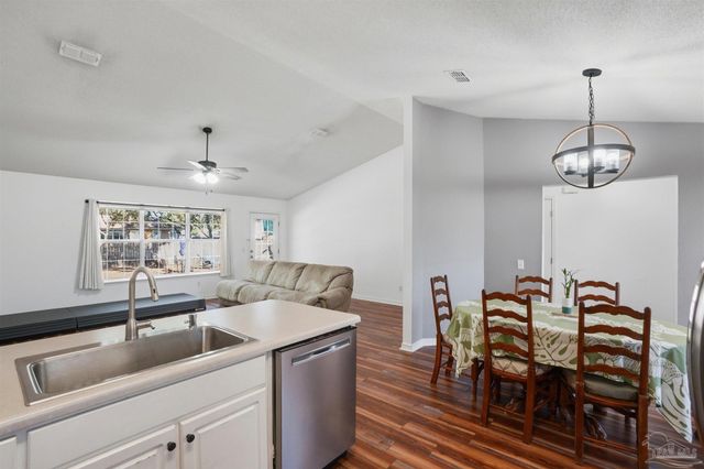 2091 Alfred Blvd, Navarre, FL 32566