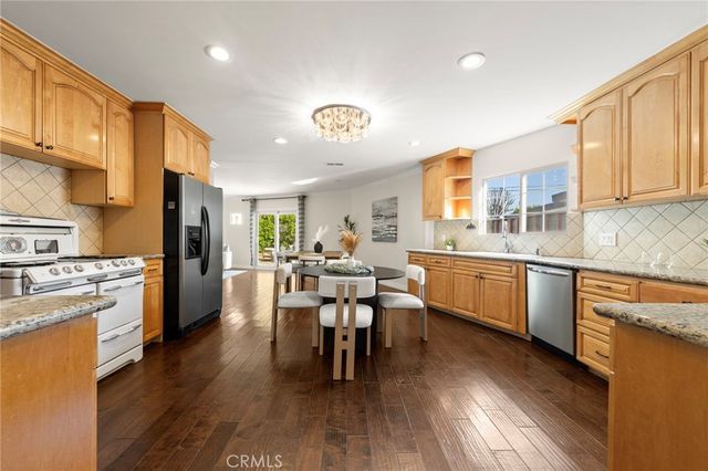 13951 Addison, Sherman Oaks, CA 91423